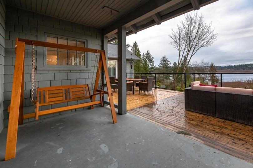 Hidden Paradise With Astonishing Lake View On Mercer Island! 1 Minute To I-90 Exterior photo