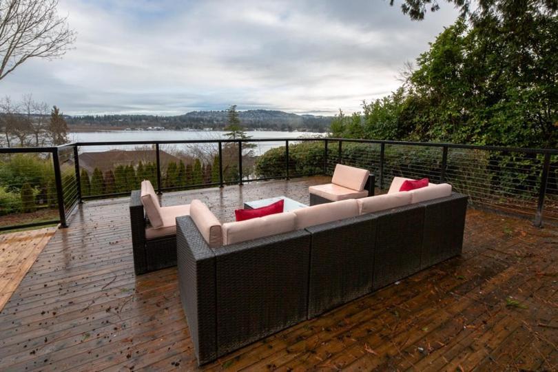 Hidden Paradise With Astonishing Lake View On Mercer Island! 1 Minute To I-90 Exterior photo